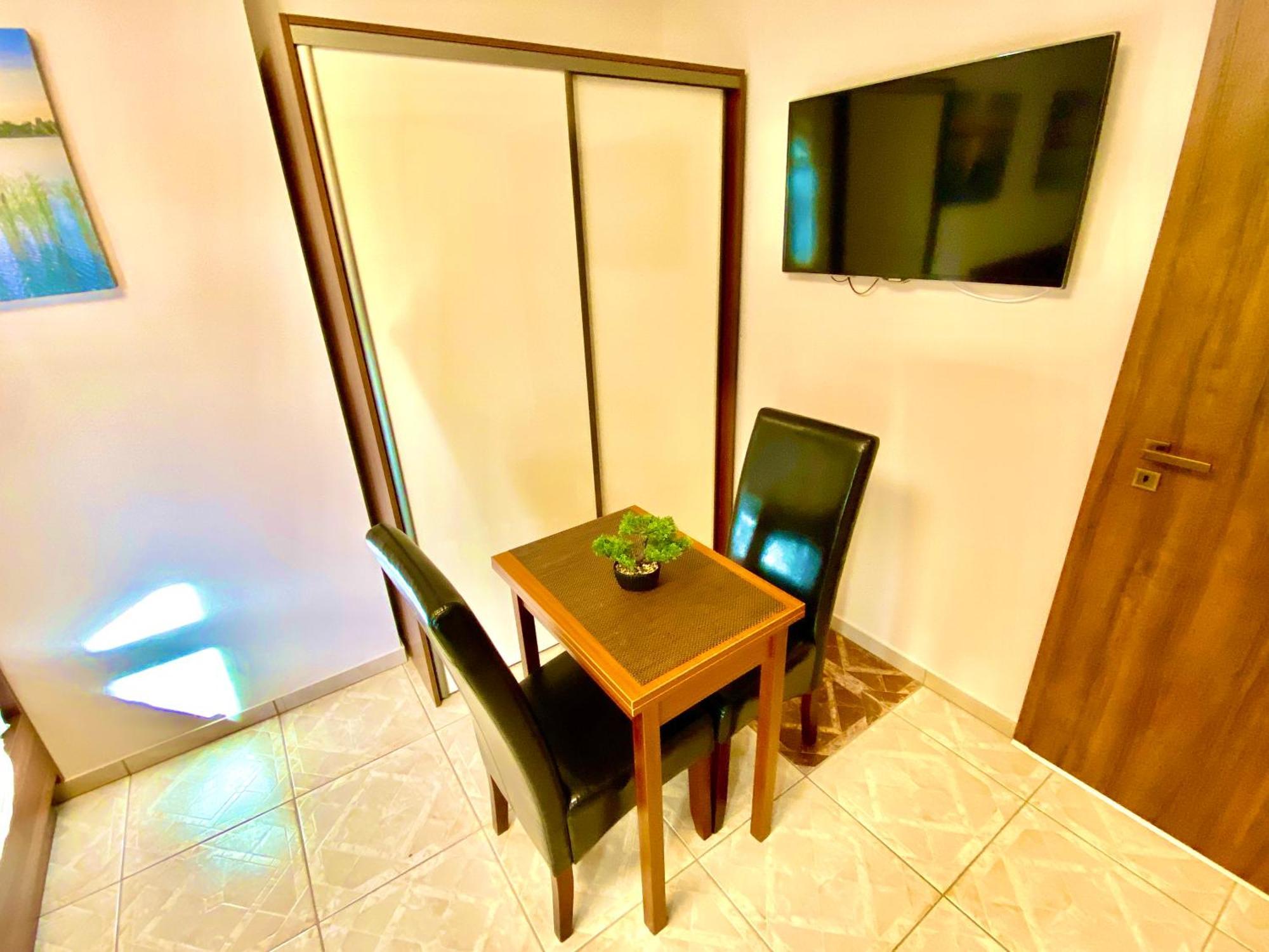 Unio Vendeghaz 1 Daire Siofok Dış mekan fotoğraf