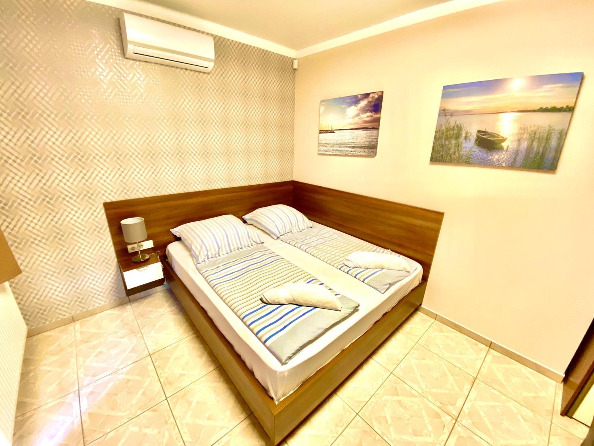 Unio Vendeghaz 1 Daire Siofok Dış mekan fotoğraf