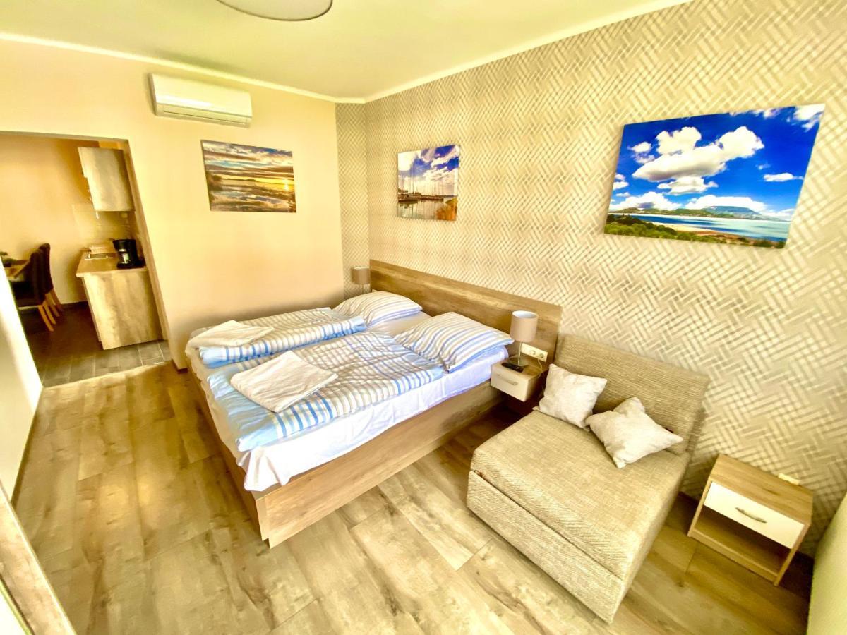 Unio Vendeghaz 1 Daire Siofok Dış mekan fotoğraf
